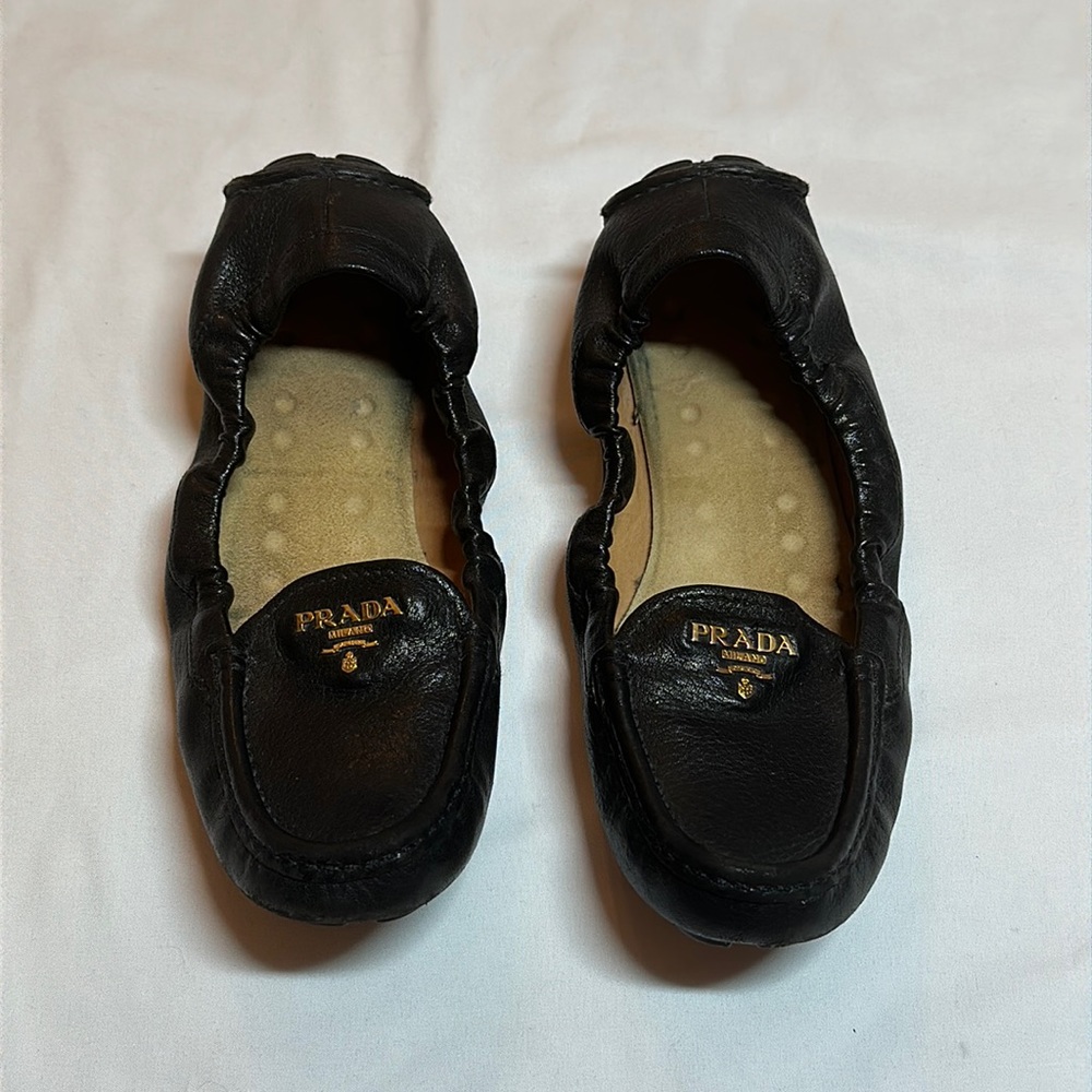 100% authentic Prada scrunch loafer women’s size 36